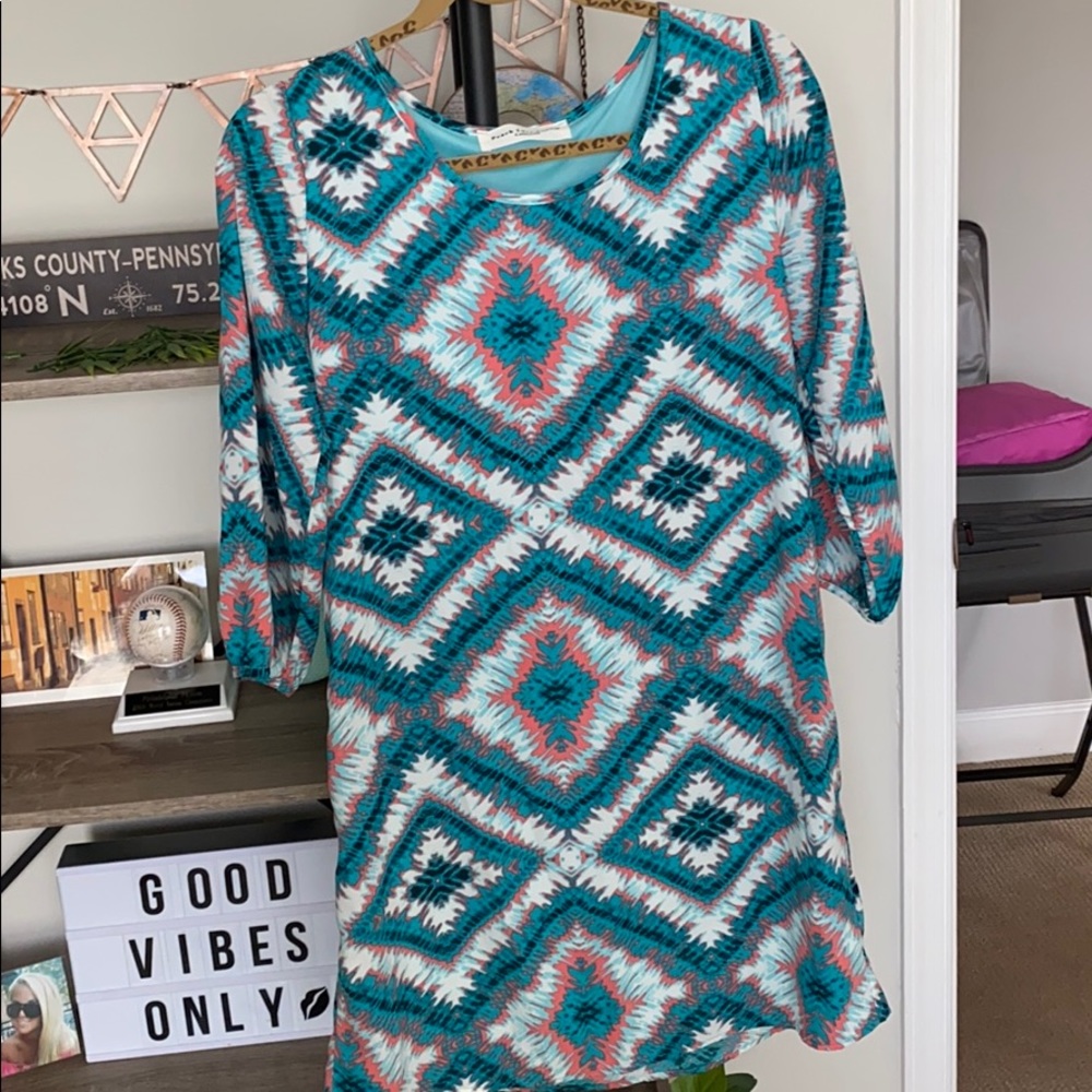 Abstract print 3/4 sleeve shift dress